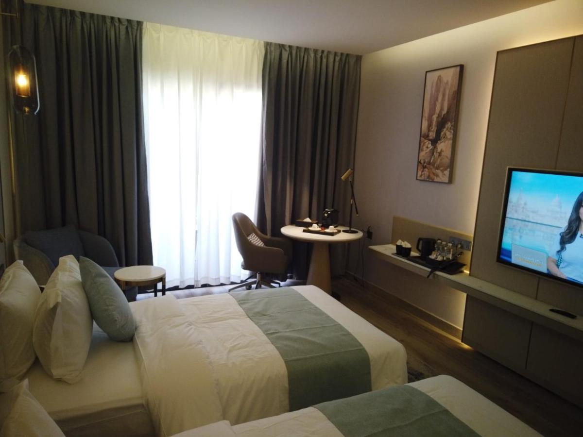 H Luxury Hotel Wadi Musa Ngoại thất bức ảnh